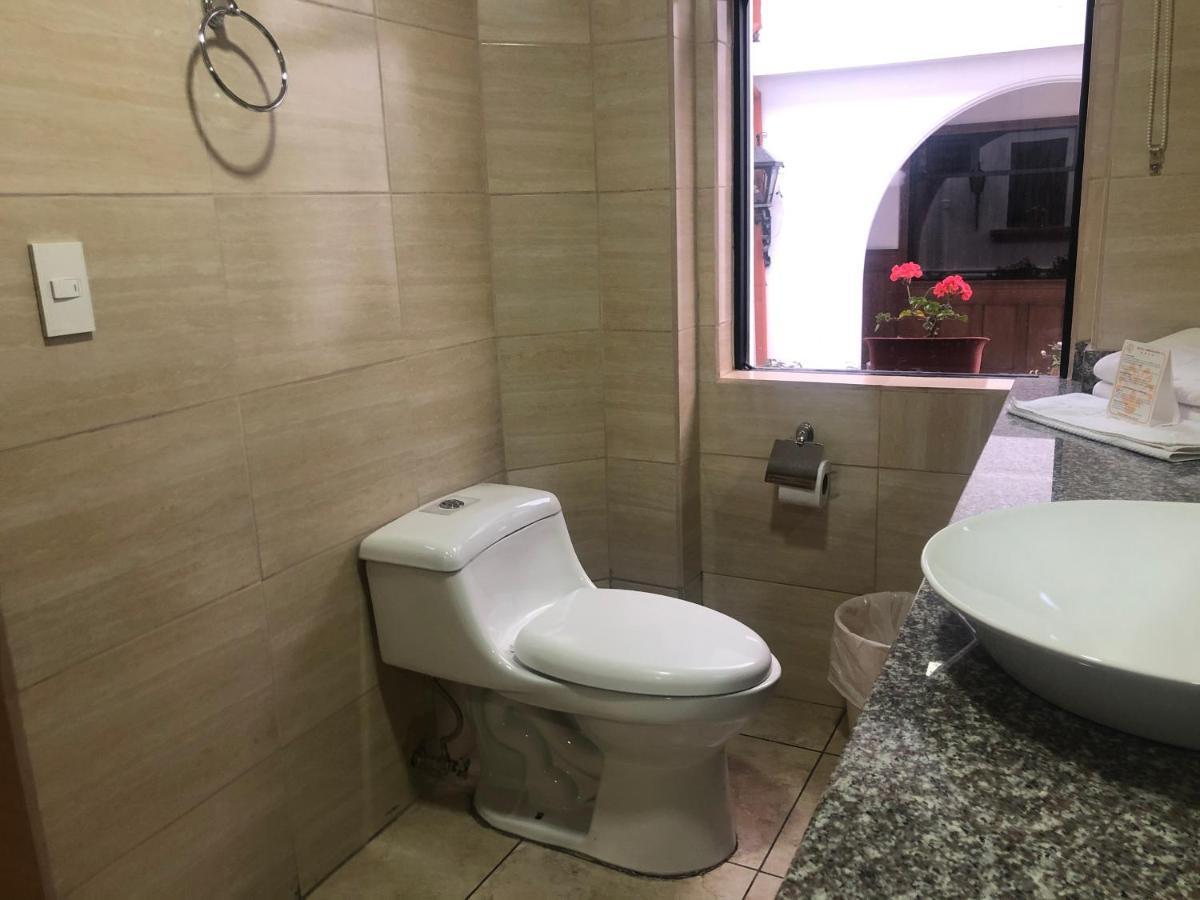 Hotel Ambassador Кито Экстерьер фото
