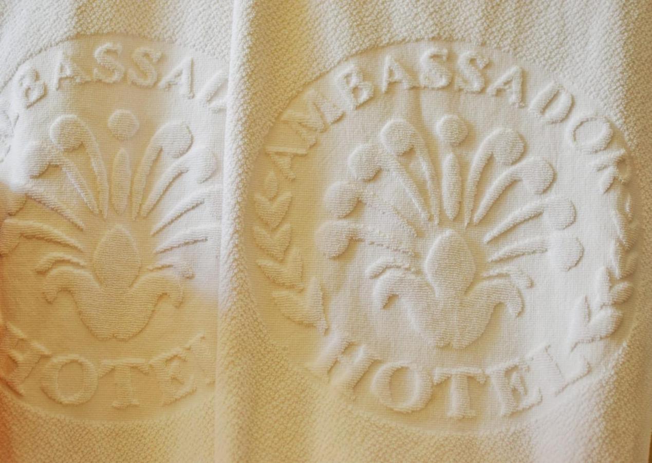 Hotel Ambassador Кито Экстерьер фото